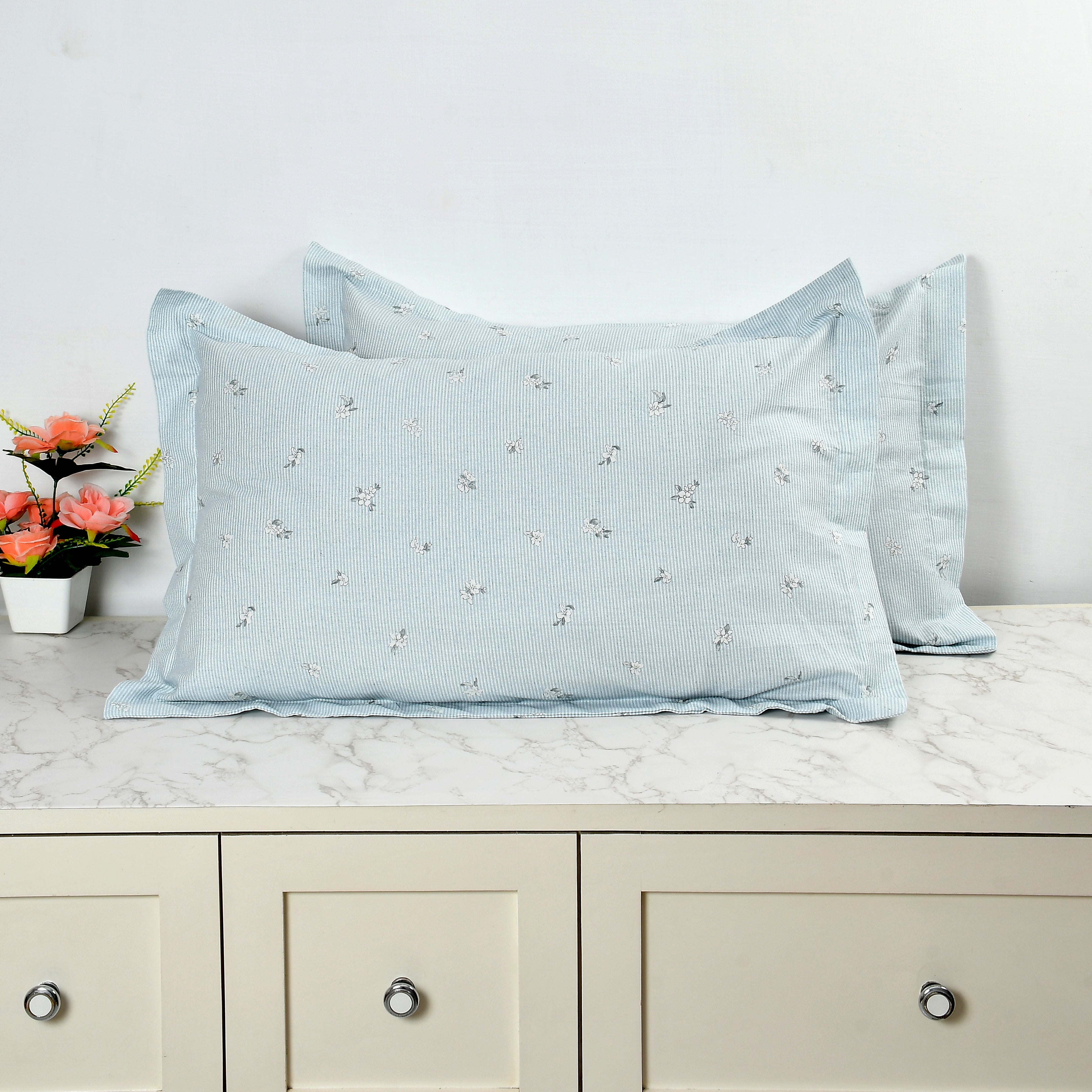 Vision Fitted Bedsheet with 2 King Size Pillow Cover for Double Bed