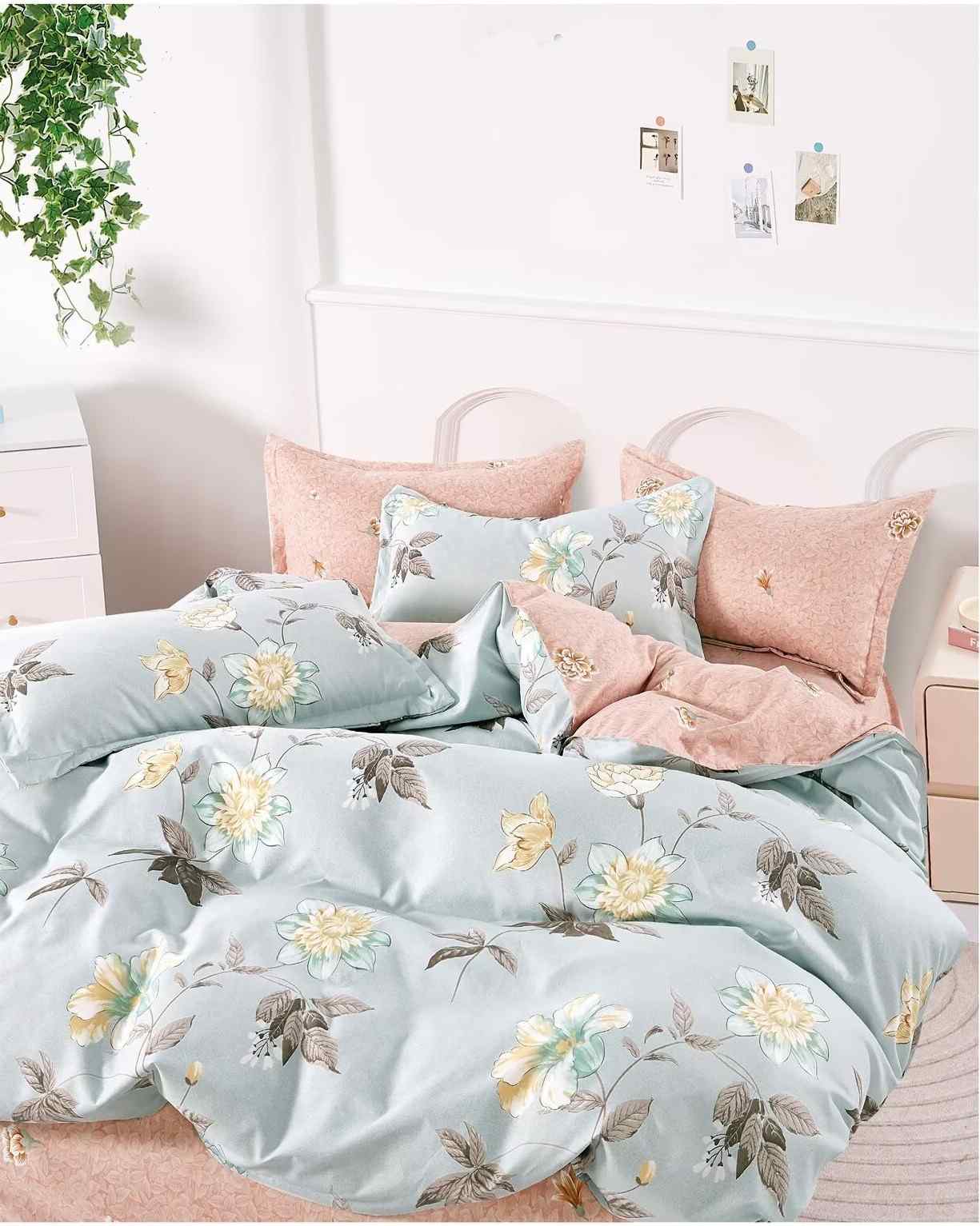 Florida Winkle Premium Quality Imported King Size Elastic Fitted Bedsheet with Coordinated Pillow Covers